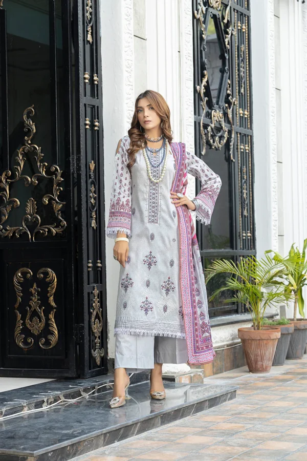 Chickenkari Embroidered Lawn - Image 3