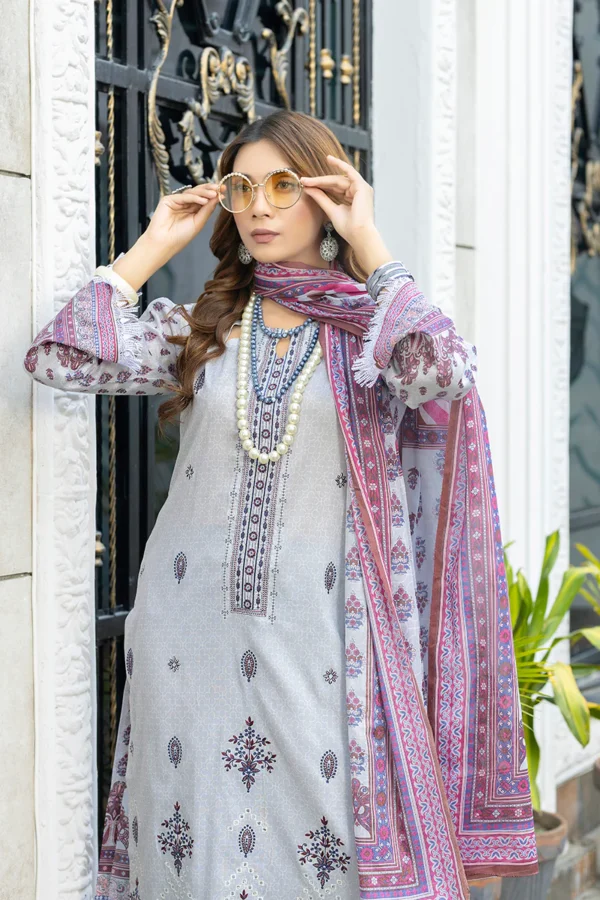 Chickenkari Embroidered Lawn - Image 5